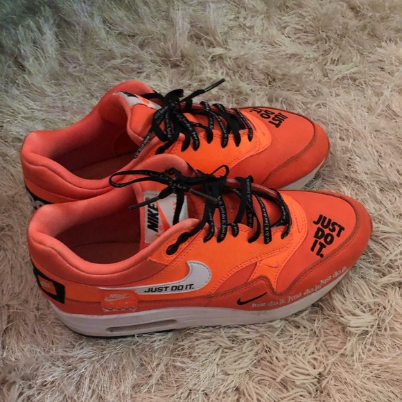 womens air max 1 lx just do it